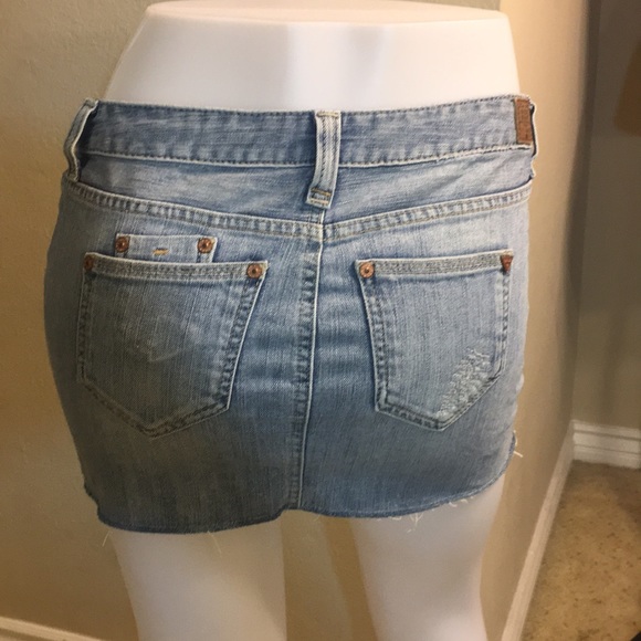 💙Like new Jean skirt by Guess💙 - Picture 8 of 8